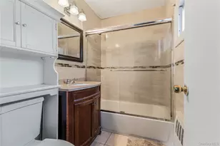 68 Riverdale Rd, Valley Stream, NY 11581 - Photo 12