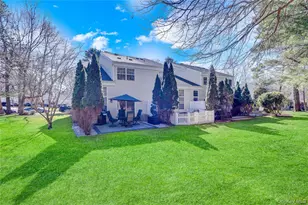 39 Quail Ct, Manorville, NY 11949 - Photo 12