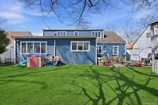 739 Dogwood Ave, West Hempstead, NY 11552 - Photo 34