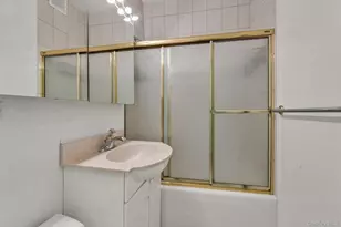 70-25 Yellowstone Blvd, Forest Hills, NY 11375 - Photo 12