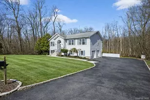 12 Aron Ct, Spring Valley, NY 10977 - Photo 2