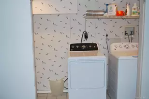 66 Laurel Dr, Massapequa Park, NY 11762 - Photo 18