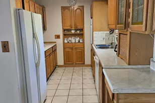 41 Wildwood Dr, Poughkeepsie, NY 12603 - Photo 12