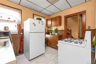 94-25 85th Rd, Woodhaven, NY 11421 - Photo 16