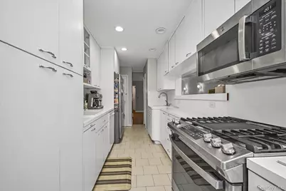 136-54 71st Road, Kew Gardens, NY 11367 - Photo 14