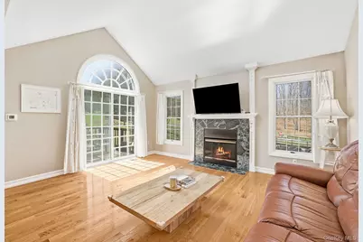 1004 Kensington Way, Mount Kisco, NY 10549 - Photo 6