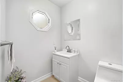1004 Kensington Way, Mount Kisco, NY 10549 - Photo 4
