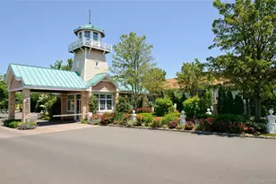 99 Carriage Ln, Plainview, NY 11803 - Photo 42