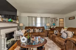 114-21 200th St, Saint Albans, NY 11412 - Photo 2
