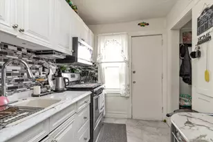 114-21 200th St, Saint Albans, NY 11412 - Photo 6
