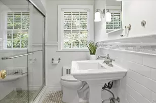 6 Derby Rd, Port Washington, NY 11050 - Photo 10