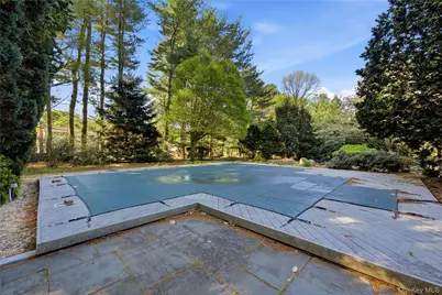 334 Edgewood Avenue, Smithtown, NY 11787 - Photo 40