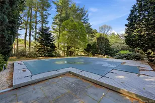 334 Edgewood Ave, Smithtown, NY 11787 - Photo 40