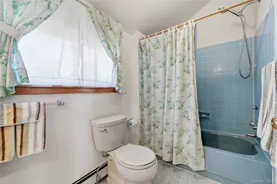 334 Edgewood Avenue, Smithtown, NY 11787 - Photo 30