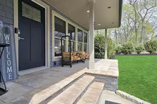 27 Ridgewood Ave, Selden, NY 11784 - Photo 2