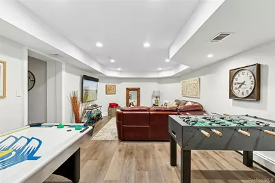 40 Dogwood Lane, Sands Point, NY 11050 - Photo 24