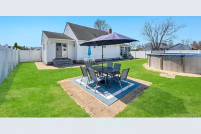 398 33rd Street, Lindenhurst, NY 11757 - Photo 6