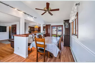 398 33rd Street, Lindenhurst, NY 11757 - Photo 16