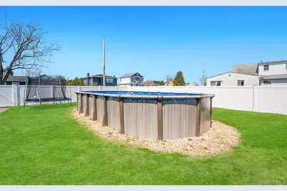 398 33rd Street, Lindenhurst, NY 11757 - Photo 8