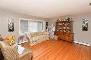 14 Lynmore Ave, Salisbury Mills, NY 12577 - Photo 4