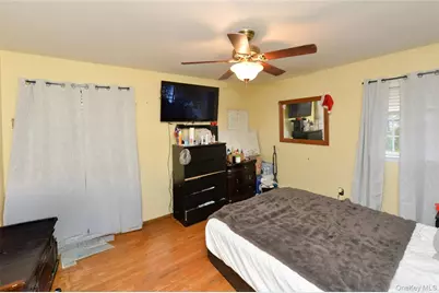 14 Lynmore Avenue, Salisbury Mills, NY 12577 - Photo 12