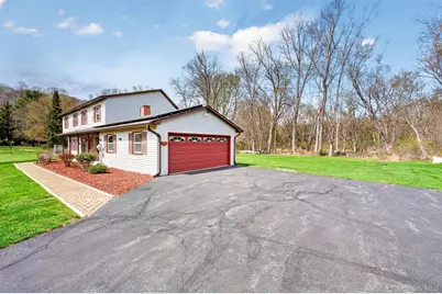 18 Stephen Drive, Hopewell Junction, NY 12533 - Photo 2