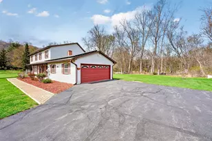 18 Stephen Dr, Hopewell Junction, NY 12533 - Photo 2