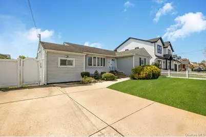 3866 Hudson Avenue, Seaford, NY 11783 - Photo 4