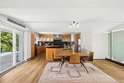 92 Old House Lane, Sands Point, NY 11050 - Photo 18