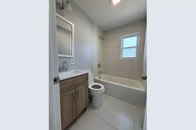 21 Pinetop Drive, Central Islip, NY 11722 - Photo 4