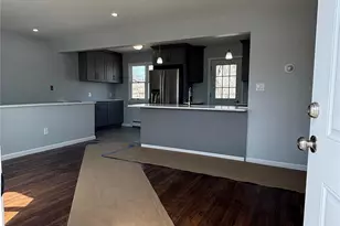 21 Pinetop Dr, Central Islip, NY 11722 - Photo 2