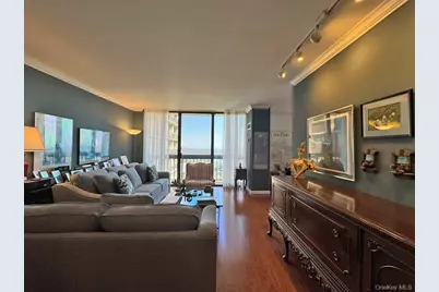 27110 Grand Central Parkway #24R, Floral Park, NY 11005 - Photo 2