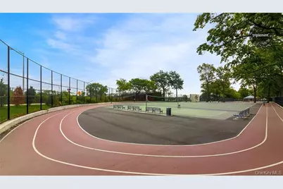 61-20 Grand Central Parkway, Forest Hills, NY 11375 - Photo 4