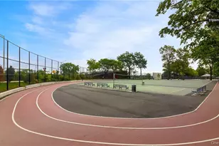 61-20 Grand Central Pkwy, Forest Hills, NY 11375 - Photo 4