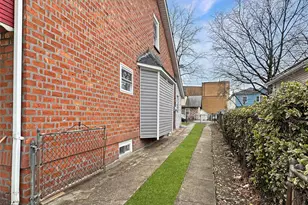 110-37 172nd St, Jamaica, NY 11433 - Photo 20