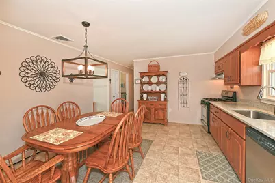 61 Newton Boulevard, Ronkonkoma, NY 11779 - Photo 14