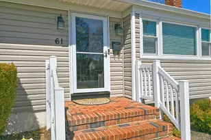 61 Newton Blvd, Ronkonkoma, NY 11779 - Photo 4