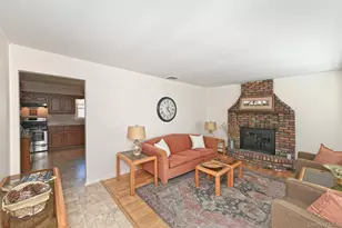 61 Newton Blvd, Ronkonkoma, NY 11779 - Photo 6