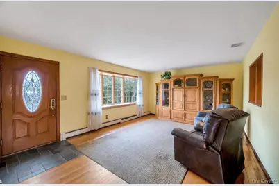 287 6th Avenue, Saint James, NY 11780 - Photo 4