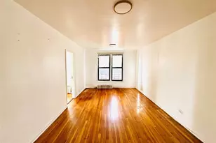 141-05 Pershing Crescent, Briarwood, NY 11435 - Photo 4