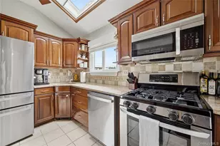 644 N Clinton Ave, Lindenhurst, NY 11757 - Photo 6