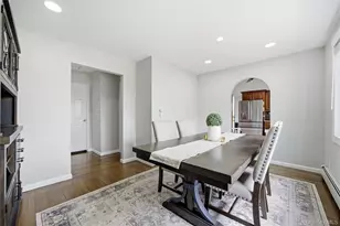 644 N Clinton Ave, Lindenhurst, NY 11757 - Photo 16