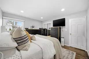644 N Clinton Ave, Lindenhurst, NY 11757 - Photo 12