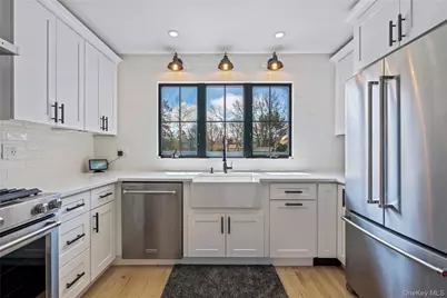 40 Bartley Lane, West Sayville, NY 11796 - Photo 14