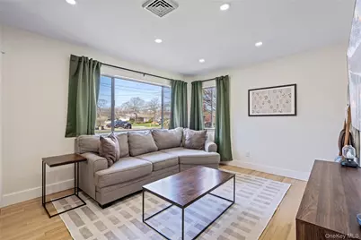 40 Bartley Lane, West Sayville, NY 11796 - Photo 4