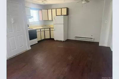 1-72 Parkcenter Drive, Deer Park, NY 11729 - Photo 2