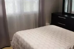 395 N Putnam Ave, Lindenhurst, NY 11757 - Photo 14