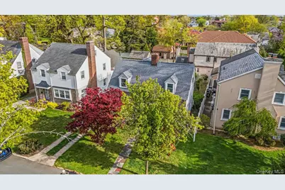 21408 33rd Avenue, Bayside, NY 11361 - Photo 4