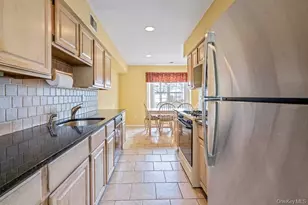 62 Mystic Cir, Bay Shore, NY 11706 - Photo 10