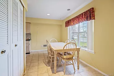 62 Mystic Circle, Bay Shore, NY 11706 - Photo 6